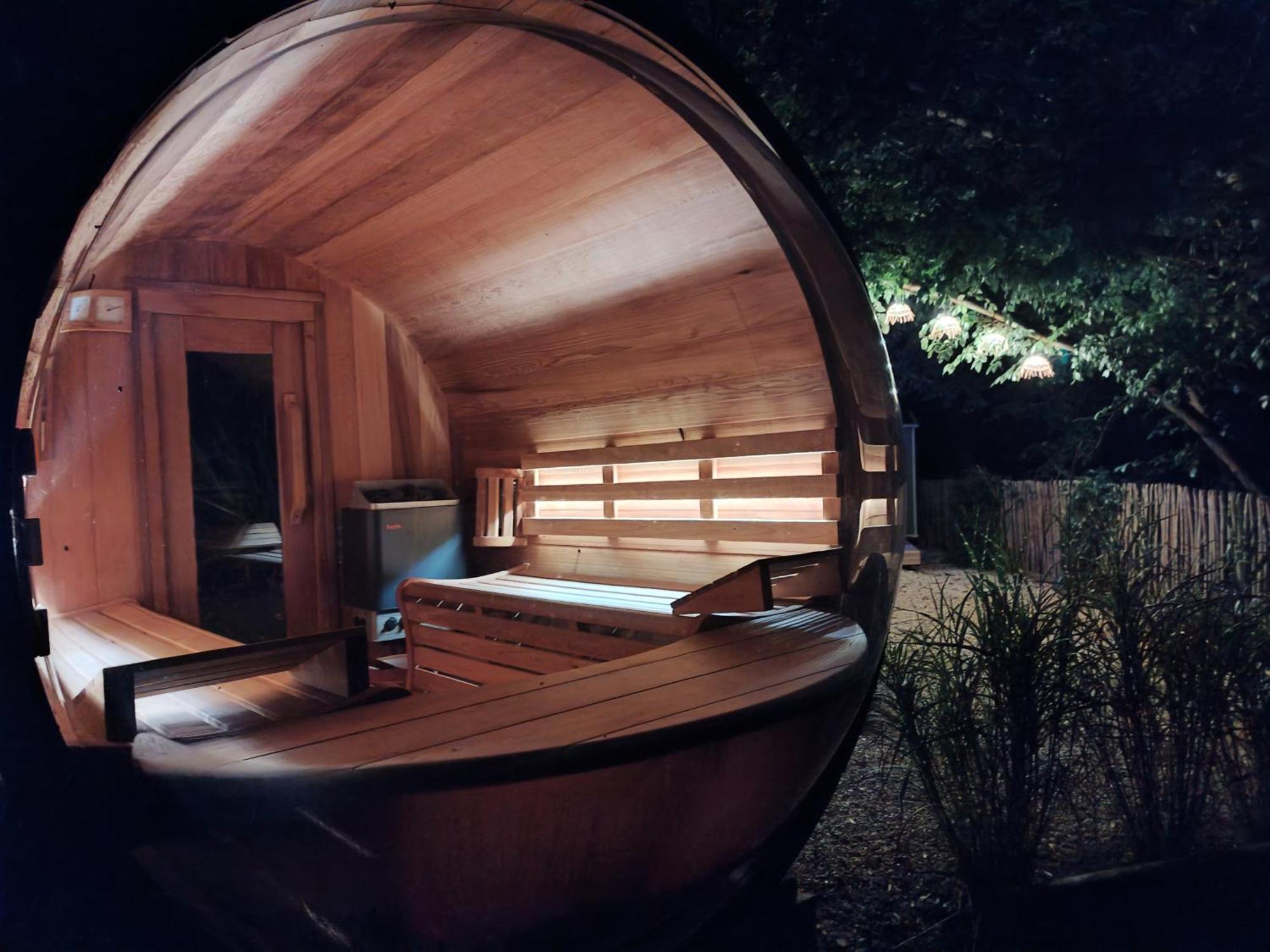 Le Domaine De Pivette Chambre Climatisee Et Insolite Avec Terrasse Privative Avranches Habitación foto